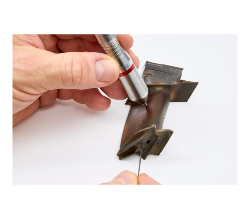 Special version of the FH 4 sensor using a steel wire as reference instead of a steel ball. This FH sensor offers wall thickness measurement in turbine blades or any other applications that do not allow the risk of dropping and irretrievably losing the steel ball.