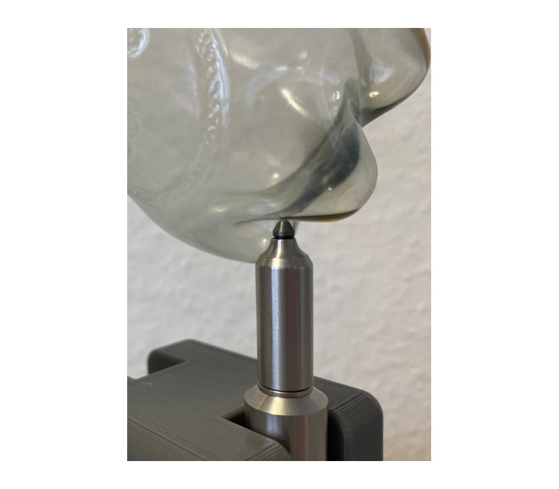 The HH 2 sensor with a measuring range of 0-2 mm, for use on small components with cavities and difficult to access geometry